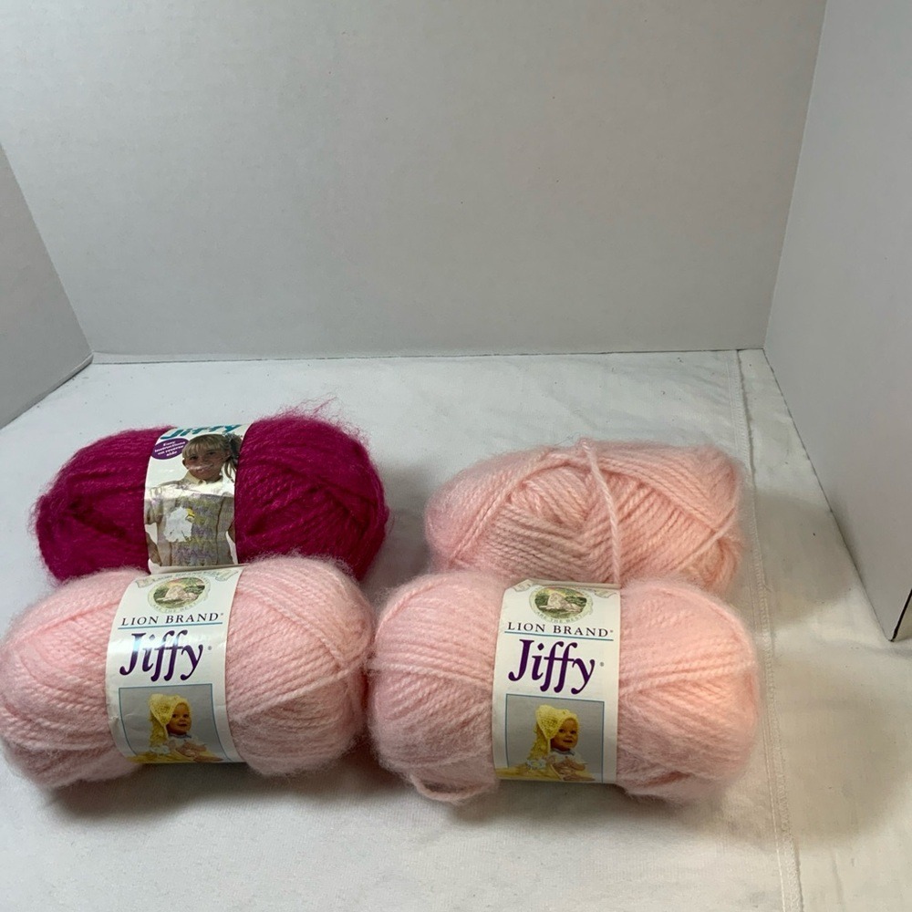 3 Light Pink Skeins LION BRAND Jiffy‎ Mohair Look Yarn And 1 Skein Azalea